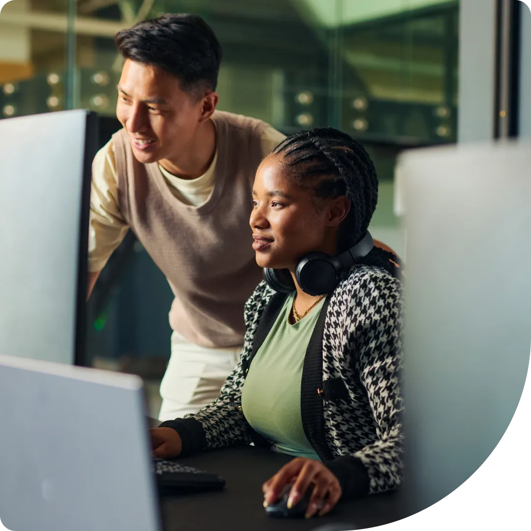 IT administrators reviewing integration steps through Duo&rsquo;s online configuration documentation.